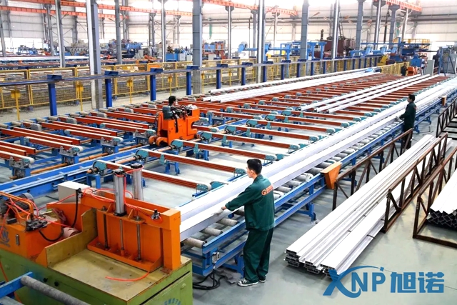 铝型材挤压方法.jpg 铝型材挤压方法.jpg