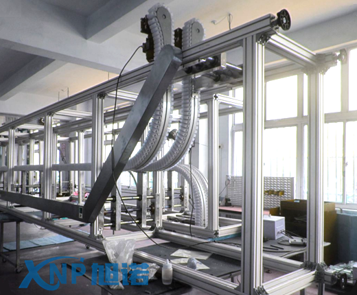 铝型材提升机对新能源汽车零配件运输的作用.png 铝型材提升机对新能源汽车零配件运输的作用.png